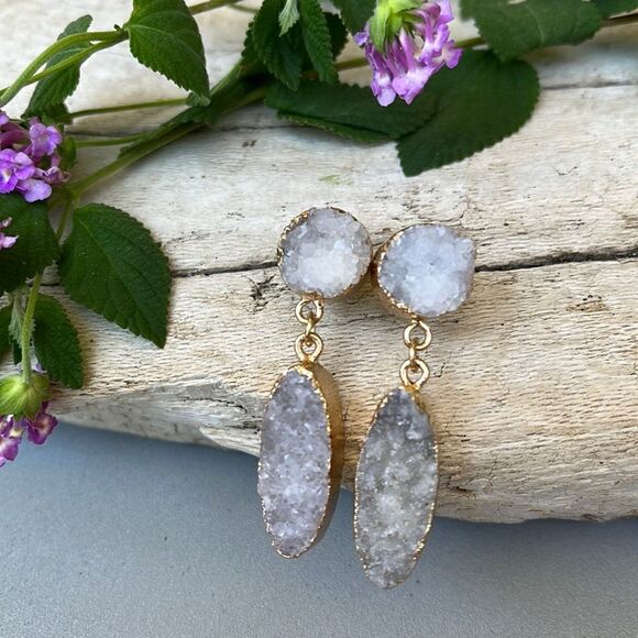 DRUZY COSTUME DROP EARRINGS   NWT - Picture 1 of 6